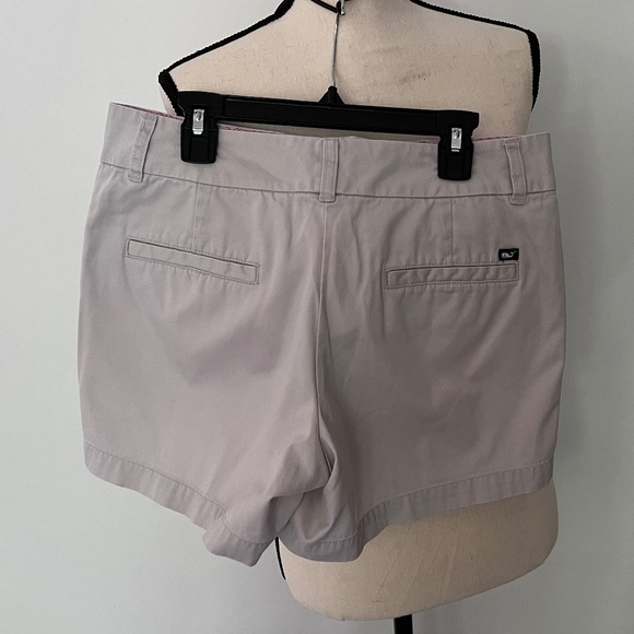 Vineyard Vines Sz 2 Khaki Shorts - Picture 2 of 7